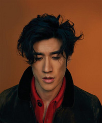 李治廷登杂志封面 多变造型演绎复古小王子