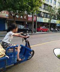 �ҳ��أ�����ͷСŮ�����ܿ��綯������·��