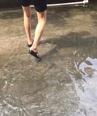 下雨天小区里就水漫金山,最担心老人孩子摔倒
