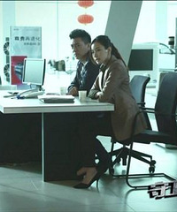 《浮出水面》把网友笑翻 她竟穿高跟鞋缉凶办案