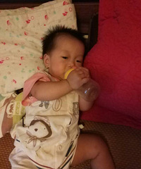 "【宝宝喝水啦】我只是个喝奶的萌宝宝!"