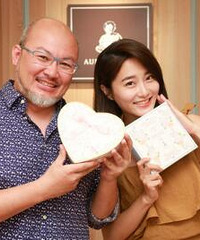 "赵小侨9月办婚礼 邀陈乔恩当伴娘"
