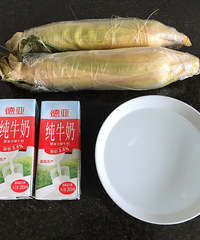 "不用加一点糖也甜的牛奶玉米汁,香味超浓郁哦!"