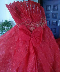 ���˵Ļ�ɴ�����ˣ�������һ����ɫ������ɫ�Ļ�ɴ��ֻ�ڽ��ʱ��