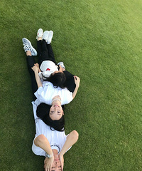 贾乃亮李小璐七夕秀恩爱 甜馨夹在中间默默吃狗粮