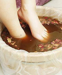 "泡脚有什么好处 坚持每天泡脚有益健康"