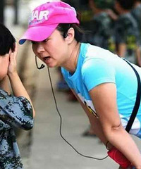 "8岁男孩跟着奶奶生活,一个月只花了3块钱"