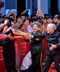 众星云集第十六届电影表演艺术学会奖颁奖典礼