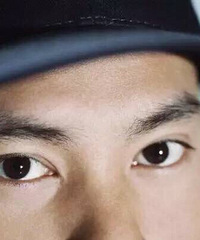 "杭州长腿帅哥一觉醒来变成“斗鸡眼”!他这个坏习惯人人都有"