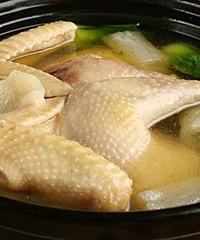 "魅力辣妈月子中心鸡汤食谱分享:姬松茸炖鸡汤"
