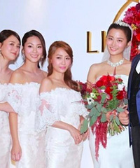 "陈乔恩第三次当伴娘又被催婚,婚礼上这些人,都是当年沉迷杀马特