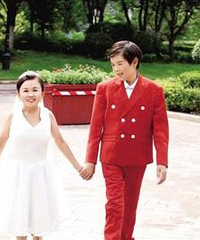 "郑州袖珍人小夫妻将结婚 他们是自闭症儿童的守护神"