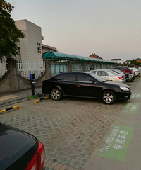 充电汽车位