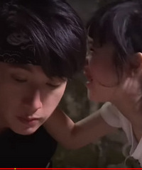 吴尊为女儿下厨做饭 neinei凑到爸爸耳边说……