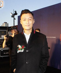 余文乐首次参加伦敦时装秀 自曝想赶紧结婚