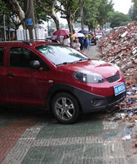 孩子上学都没路走了
