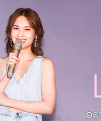 被李荣浩亲到脸歪 杨丞琳甜笑:那时候哪会在意美丑