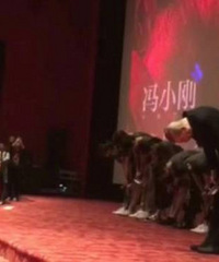 《芳华》临时撤档 冯小刚鞠躬道歉:感谢一路支持
