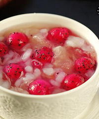 "菇品世家,火龙果雪蛤银耳蜜羹!"