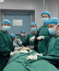 ���Ź�����������ͷ���Ϲ�ȴ�����ͬ�����������...