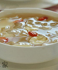 "菇品世家带来美食,银耳百合羹!"