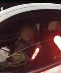 "女司机滴酒未沾却被查出\"酒驾\" 原是葡萄"