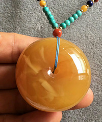 俄料原矿鸡油红蜜蜡白花平安扣