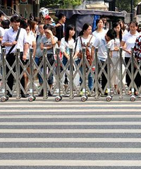 按喇叭提醒下前面人就被破口大骂 这事怪我?