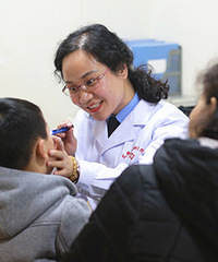 "武汉小儿间歇视外斜怎么办?艾格眼科斜视与小儿眼病科专家讲解"