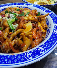 最爱吃煲 料那么足 来几碗饭我都吃得下!