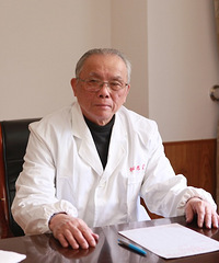 抽烟40年没法起床了还不吃药 多亏了国粹救他一命