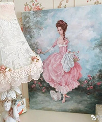 "连垃圾桶上都有蝴蝶结…她家里的装饰少女心爆棚"