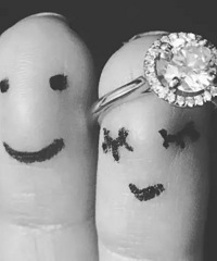 【攻略】朋友圈花式秀婚戒的七十二种变法