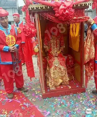 ��˫��������������Ħ�л�����ӭ�ף�10���Ƶ�����ױ