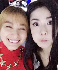辣妈谢娜孕期心情好 和吴昕相聚不忘做鬼脸