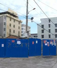 "隔壁空地有人施工 自家房子墙面却裂开了口子"
