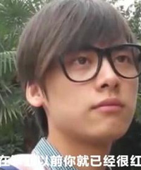 "李易峰大学采访视频曝光!被称“校草”满脸胶原蛋白"