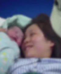 "【痛心】“求你让我剖腹吧!”产妇三次要求遭拒,刚出生的孩子突