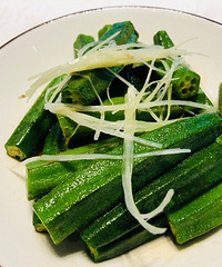 "明明是一家重口味的店,装修却如此小清新!差点让爱吃辣的我错过