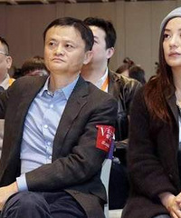 马云:见赵薇不到十次 为啥有人总把我们放一起?