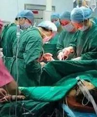 "广州孕妇二胎生下六胞胎,看到孩子性别后,"