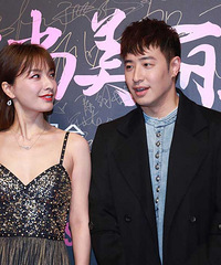 “无尾熊”夫妇再合体!吴昕潘玮柏挽手现身超甜蜜