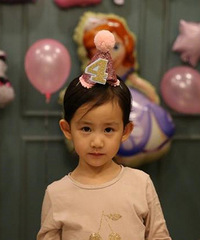 黄磊为小女儿庆4岁生日 不忘示爱妻子:你最辛苦