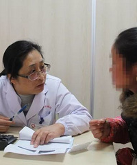 "辣妈怀“异地”双胞胎 一个在子宫内另一个宫腔外"