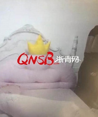 "杭州一男子为求复合,竟钻到前女友卧室的衣柜里等她……"