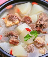 "羊肉炖萝卜"
