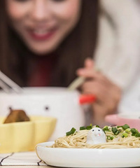 杭州首家“治愈系”沙县小吃开业!萌宠加身的葱油拌面和小馄饨