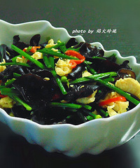 "随手小炒:【木耳韭菜花炒鸡蛋】"