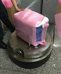 "跨越千里去奶你!她每月从上海背80斤母乳"