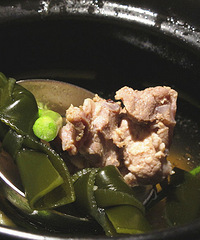 家常美食 -- 海带排骨汤